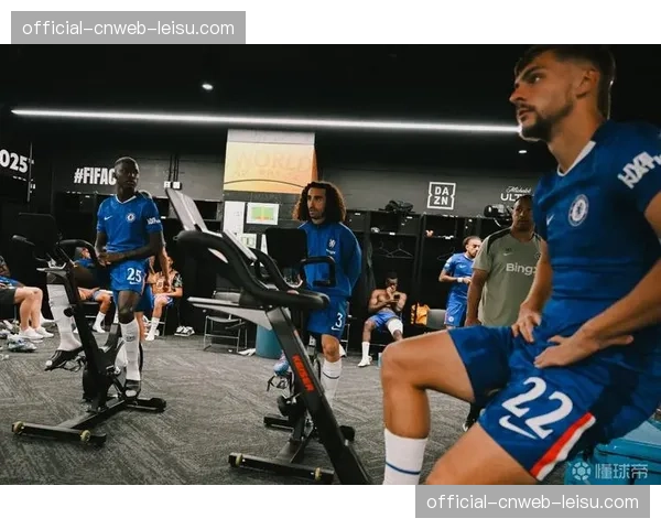 现场报道：马略卡暴雨导致比赛延期，双方球员已安全返回更衣室